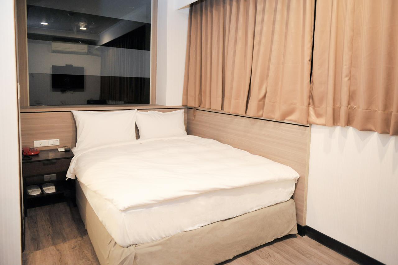 Huang Kai Hotel Taichung Exterior photo